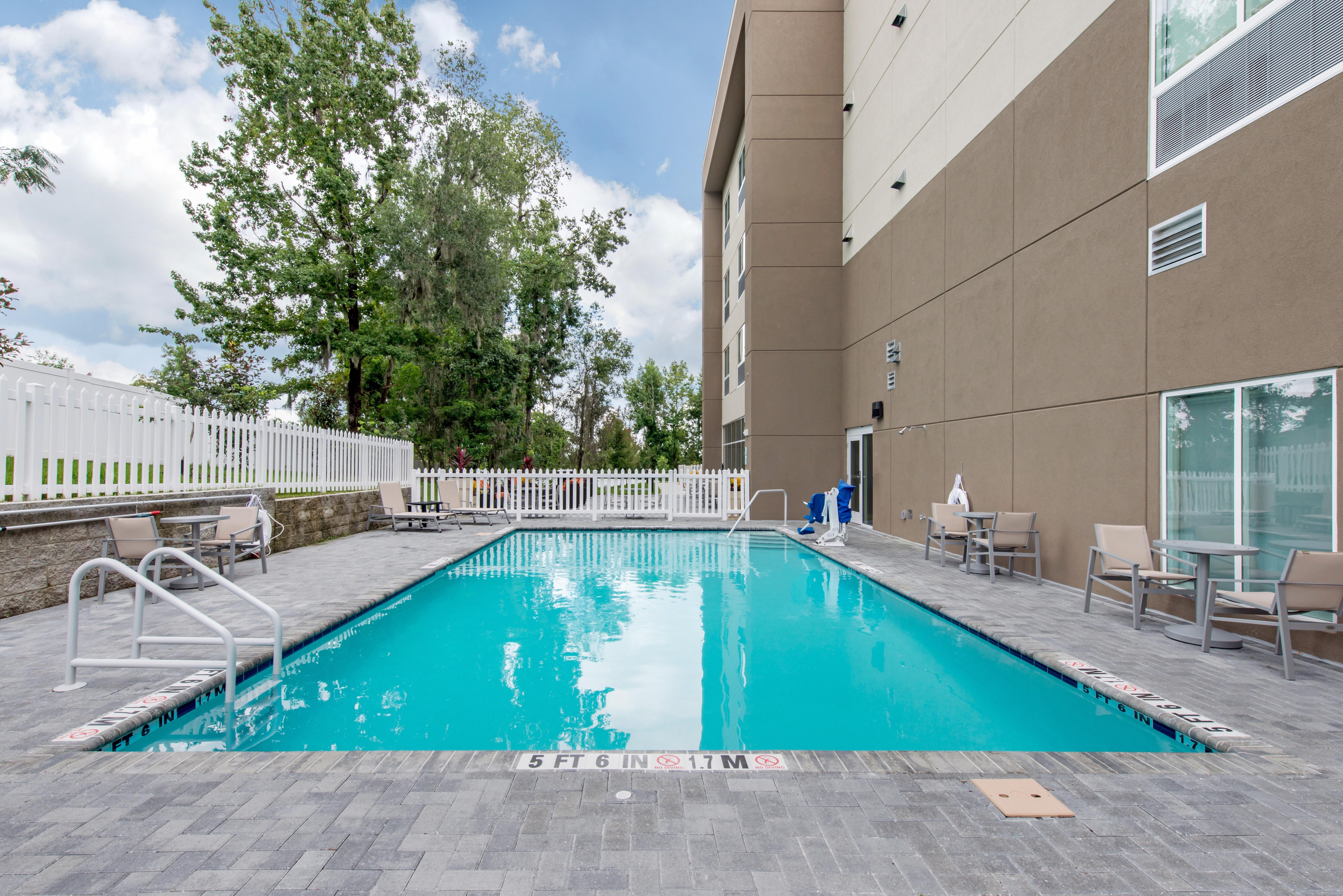 Holiday Inn Express & Suites Alachua - Gainesville Area, An Ihg Hotel Exterior photo